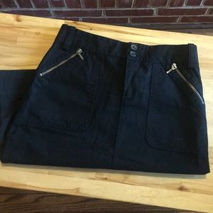 Banana Republic black khaki knee-length skirt